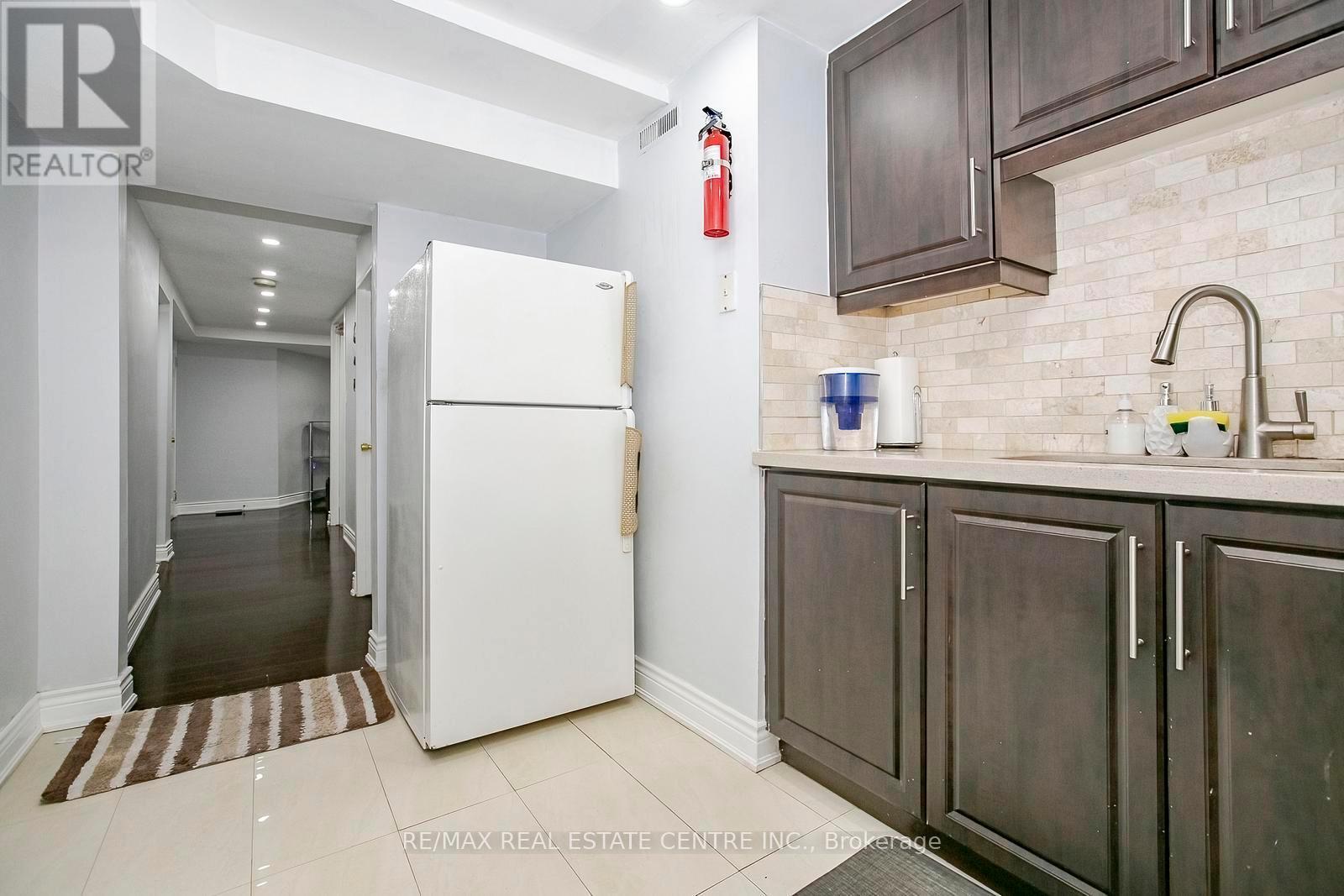 37 Duggan Drive, Brampton, Ontario  L6Y 4J2 - Photo 42 - W12802474