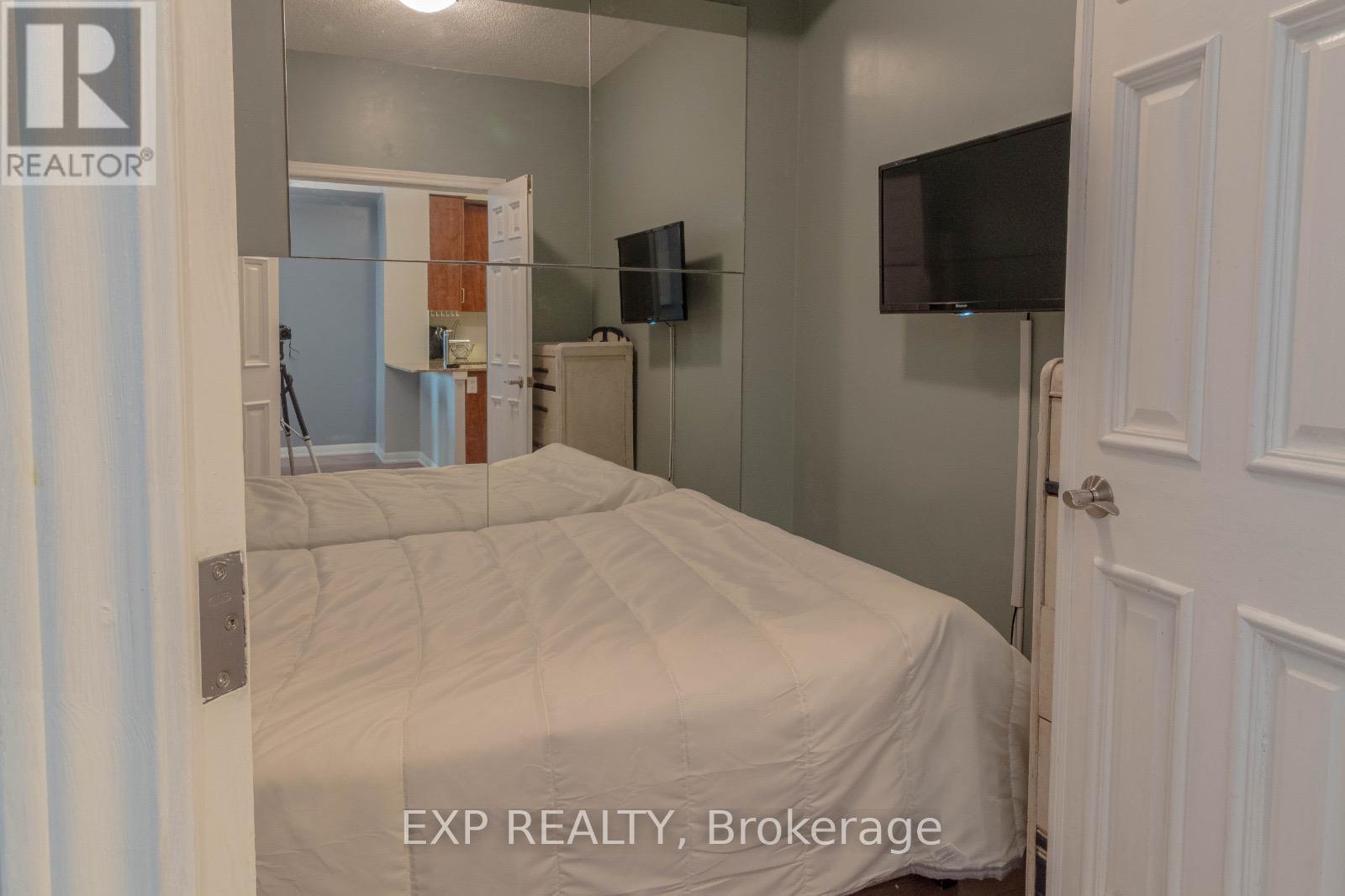 214 - 205 Sherway Gardens Road, Toronto, Ontario  M9C 0A5 - Photo 13 - W12802490