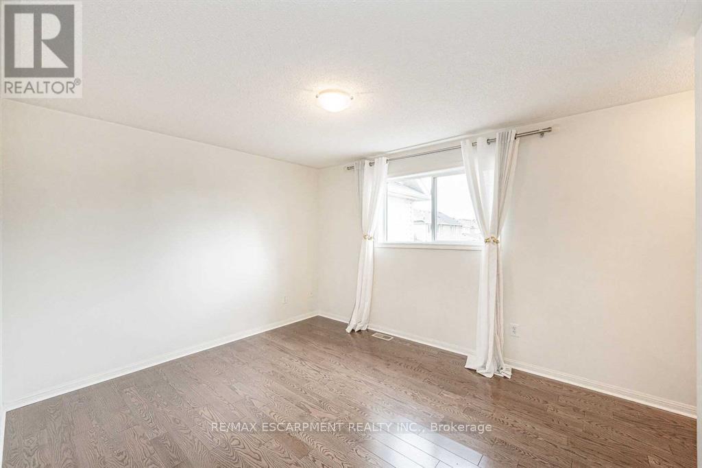 803 Mckay Crescent, Milton, Ontario  L9T 6L1 - Photo 14 - W12802506