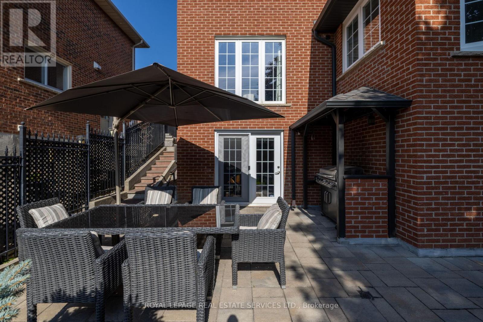 1286 Gryphon Mews, Mississauga, Ontario  L4W 3E5 - Photo 29 - W12802560