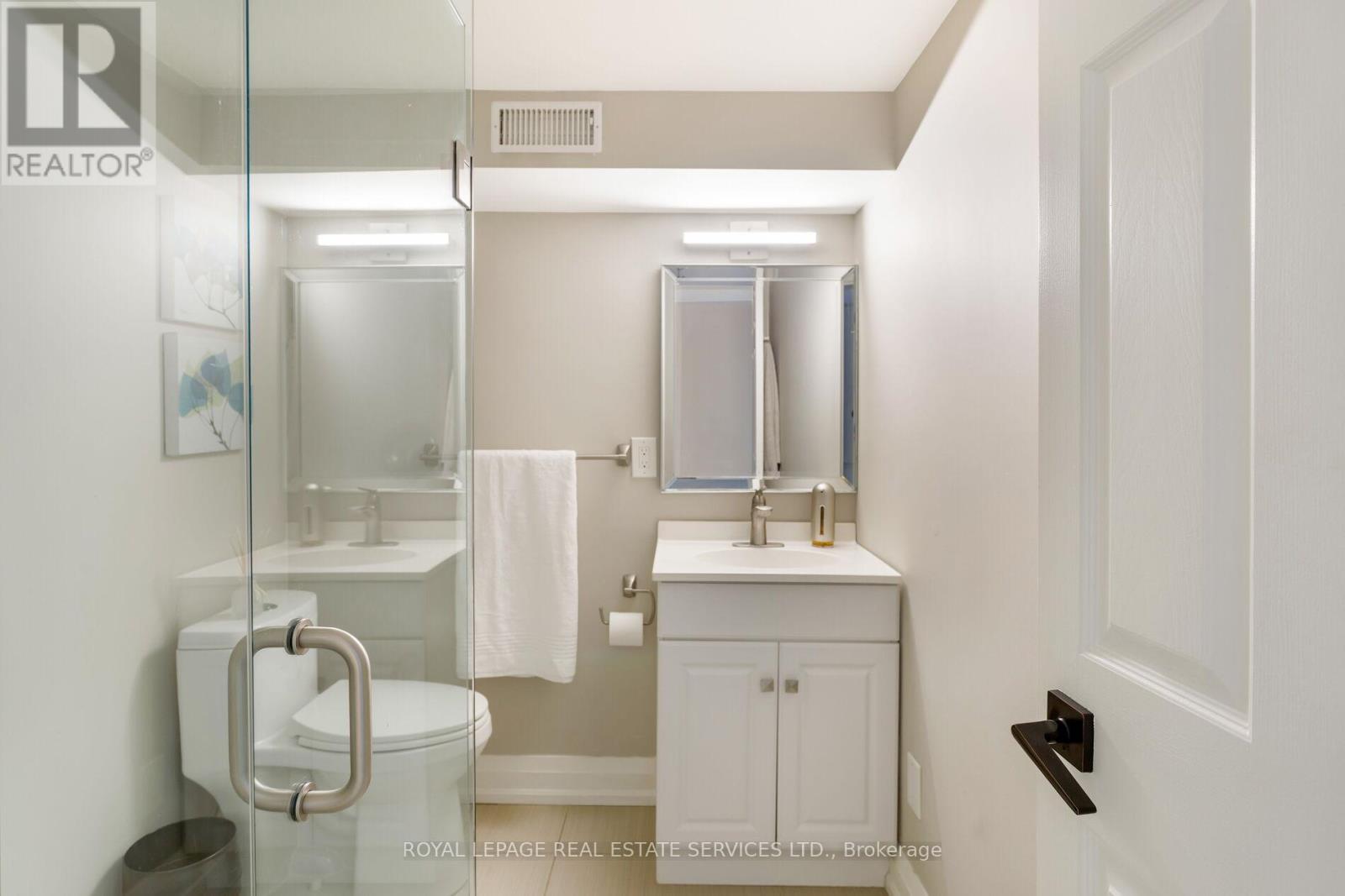 1286 Gryphon Mews, Mississauga, Ontario  L4W 3E5 - Photo 31 - W12802560