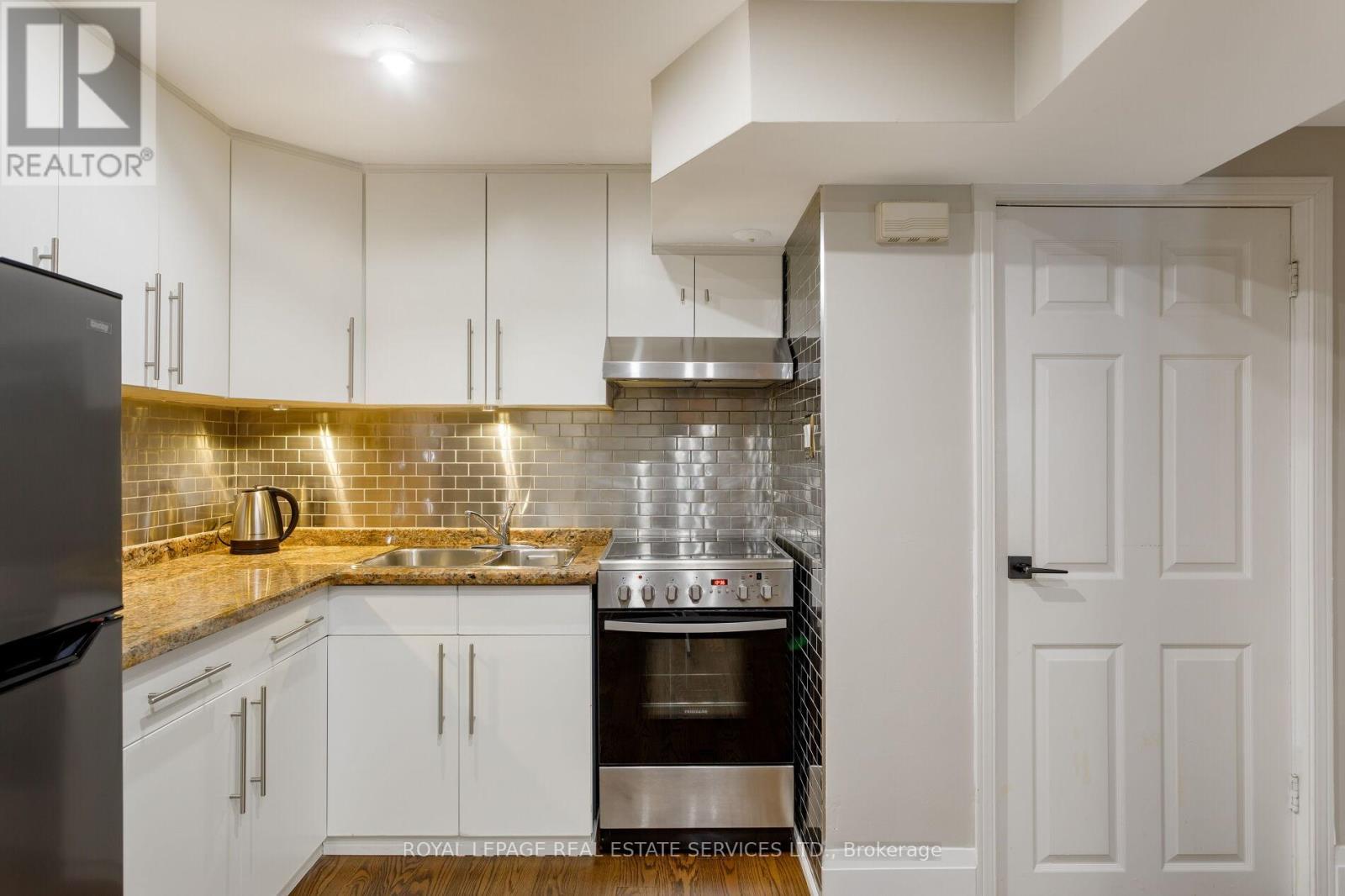 1286 Gryphon Mews, Mississauga, Ontario  L4W 3E5 - Photo 33 - W12802560