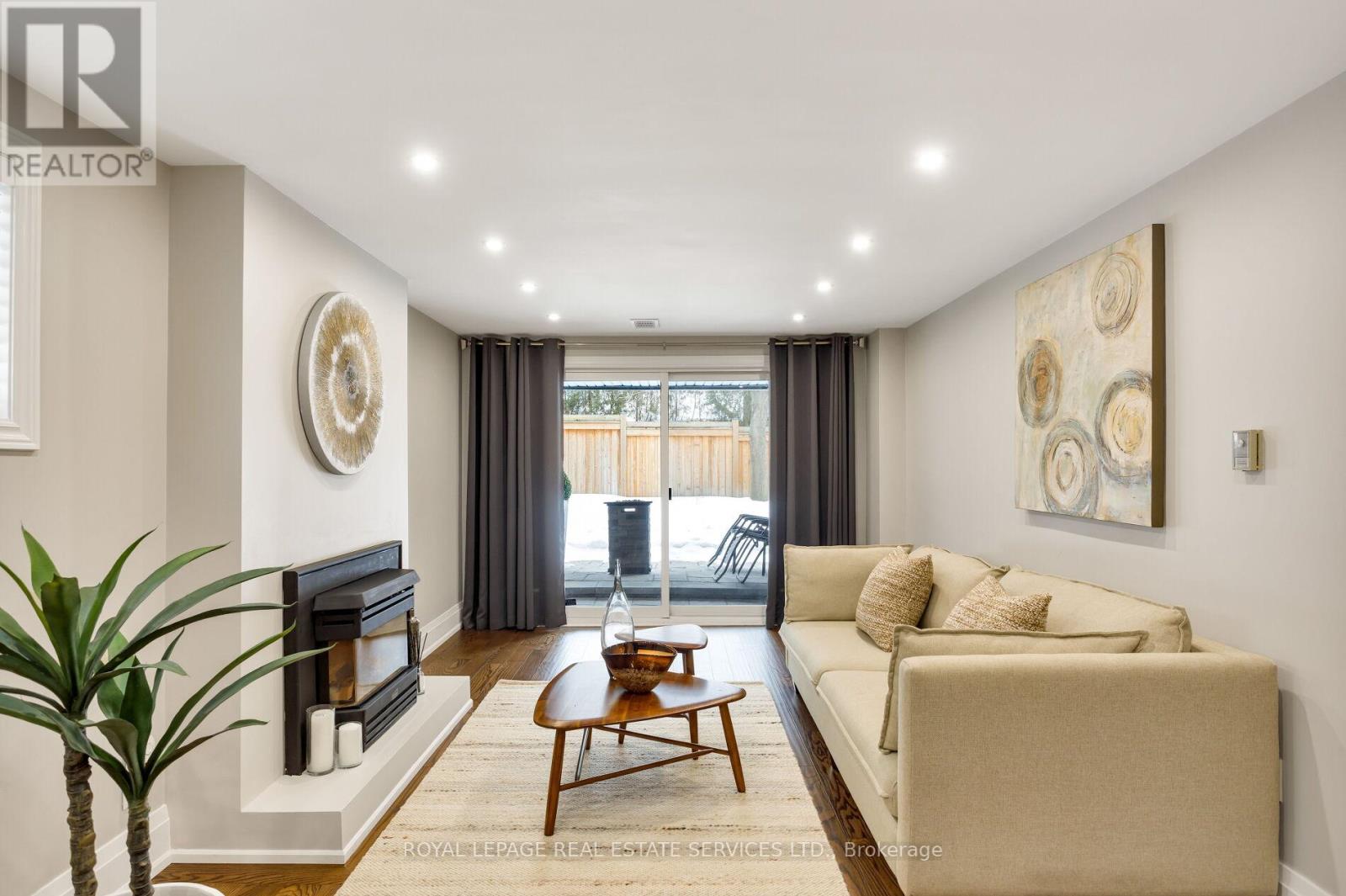 1286 Gryphon Mews, Mississauga, Ontario  L4W 3E5 - Photo 38 - W12802560