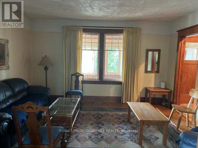 5 Denison Avenue, Brampton, Ontario  L6X 1E7 - Photo 2 - W12802562