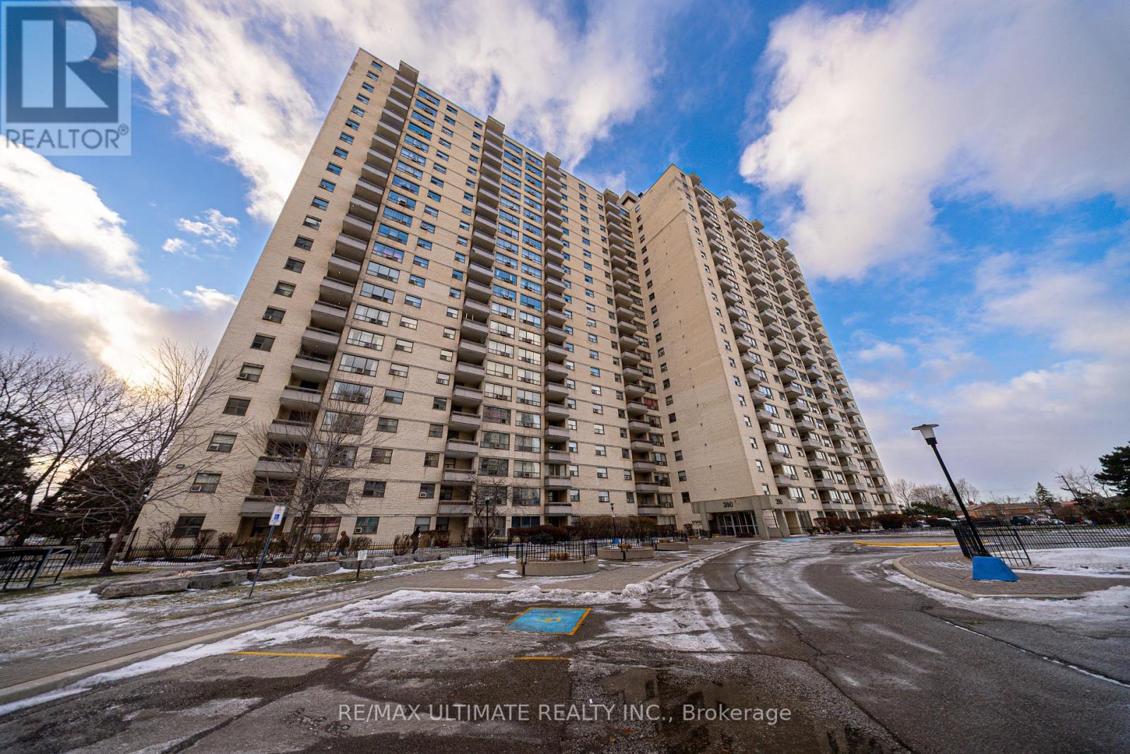 909 - 390 Dixon Road, Toronto, Ontario  M9R 1T4 - Photo 1 - W12802584