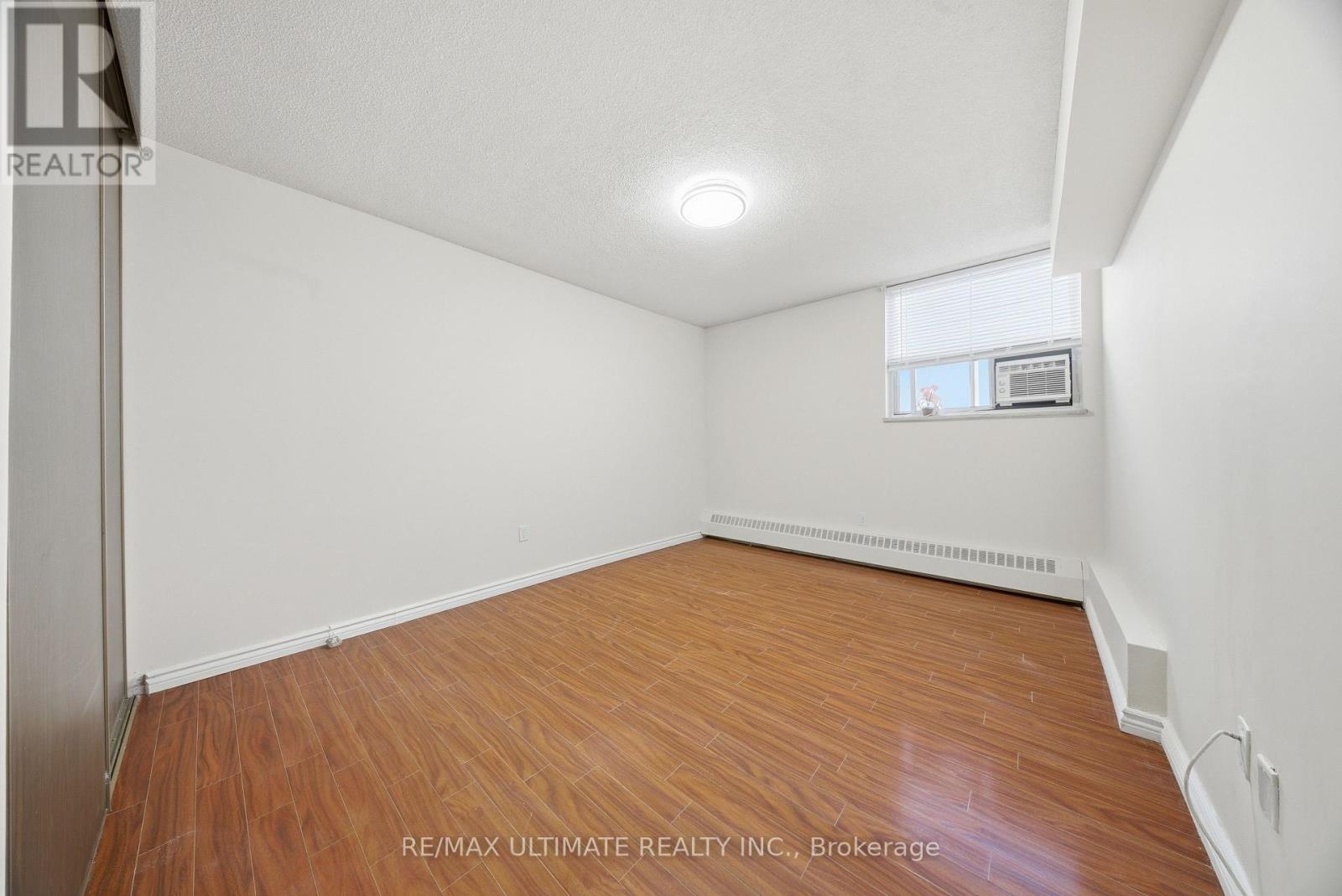 909 - 390 Dixon Road, Toronto, Ontario  M9R 1T4 - Photo 15 - W12802584