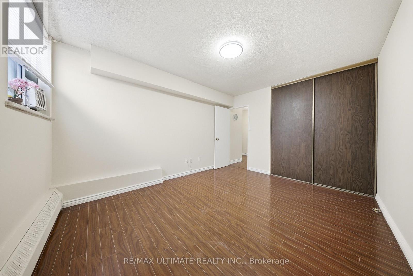 909 - 390 Dixon Road, Toronto, Ontario  M9R 1T4 - Photo 16 - W12802584