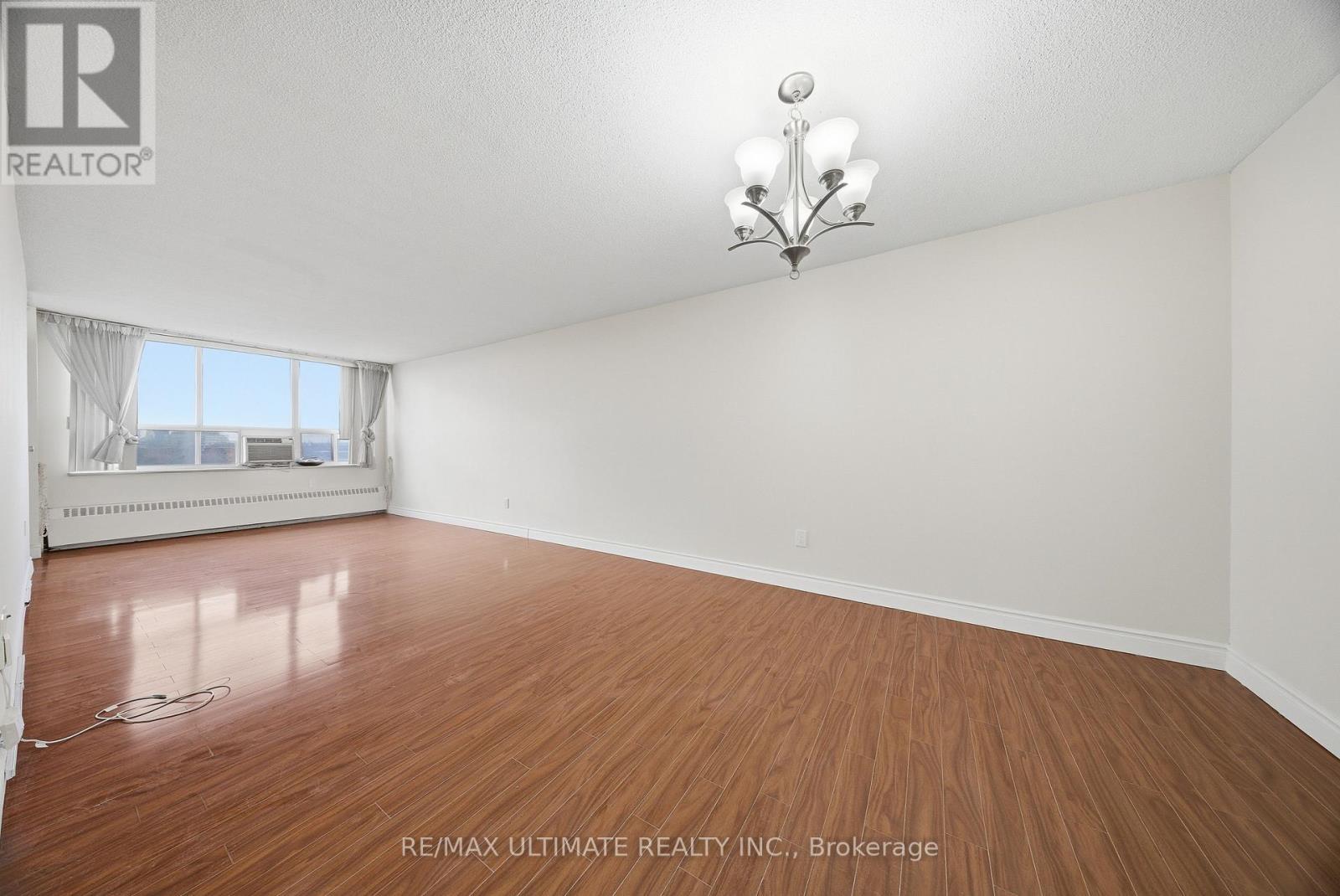 909 - 390 Dixon Road, Toronto, Ontario  M9R 1T4 - Photo 8 - W12802584