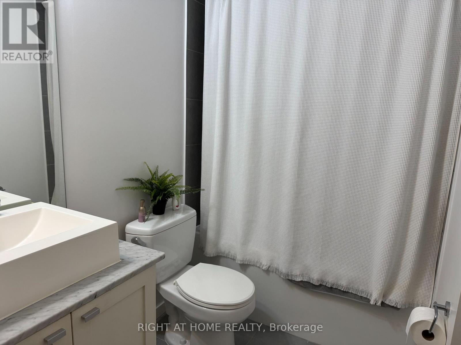 906 - 103 The Queensway, Toronto, Ontario  M6S 5B3 - Photo 6 - W12802608