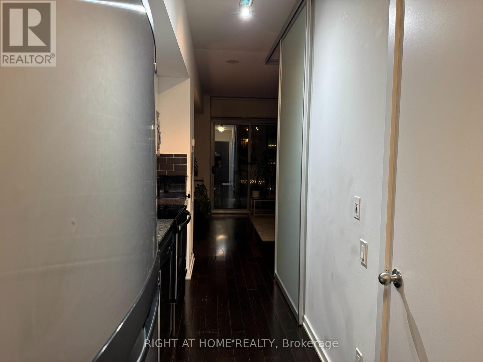 906 - 103 The Queensway, Toronto, Ontario  M6S 5B3 - Photo 7 - W12802608