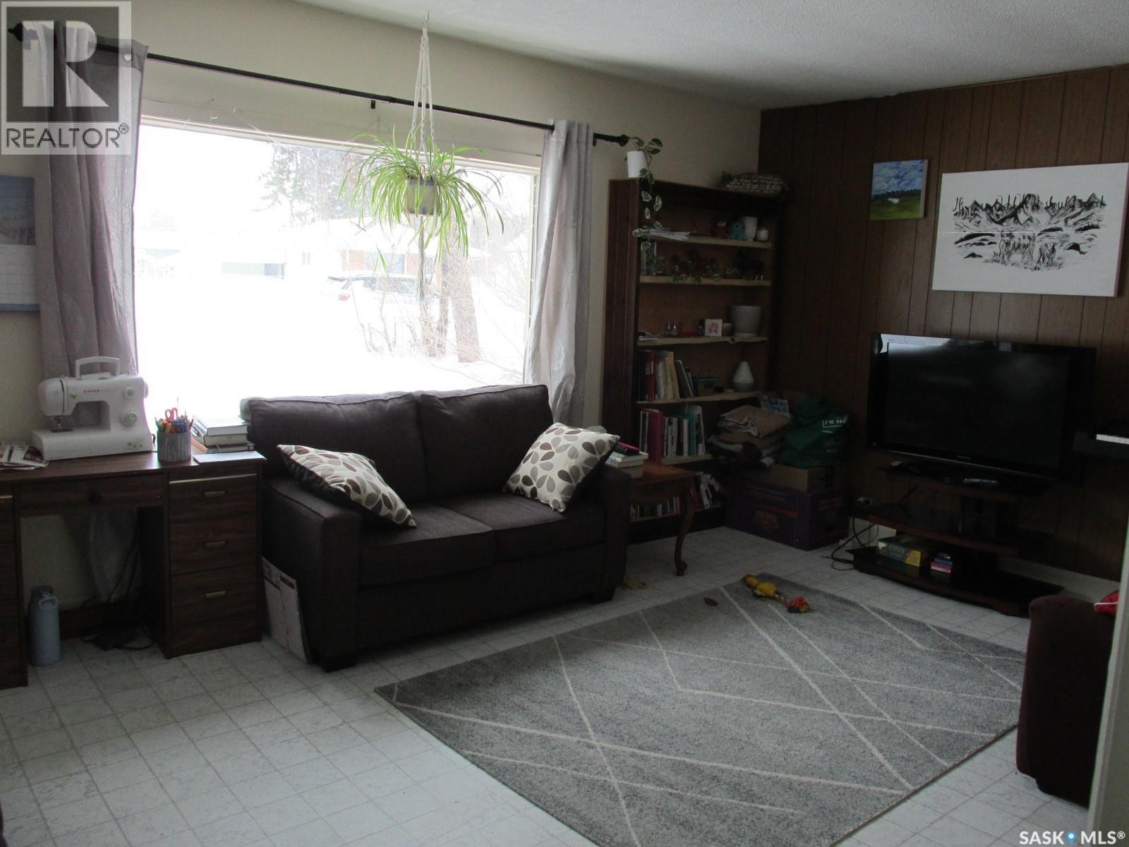 413 1st Street W, Nipawin, Saskatchewan  S0E 1E0 - Photo 3 - SK028838