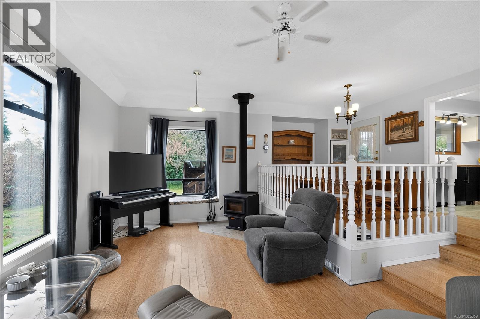 10875 Grandview Rd, Saltair, British Columbia  V0R 2E0 - Photo 2 - 1026359