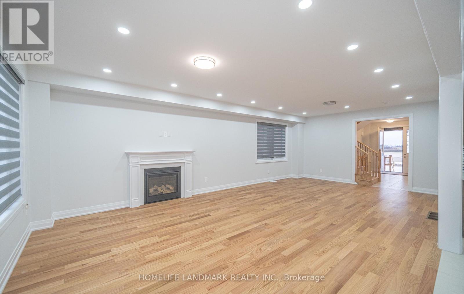 14 Mckay Avenue, Kawartha Lakes, Ontario  K9V 0R2 - Photo 3 - X12802430