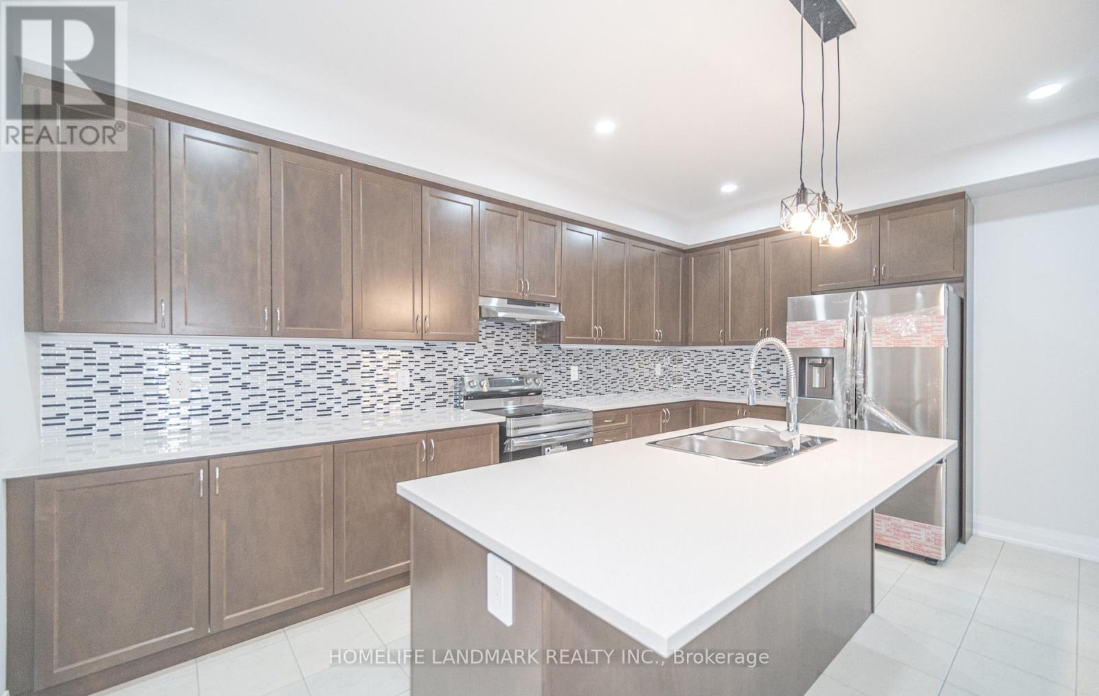 14 Mckay Avenue, Kawartha Lakes, Ontario  K9V 0R2 - Photo 4 - X12802430