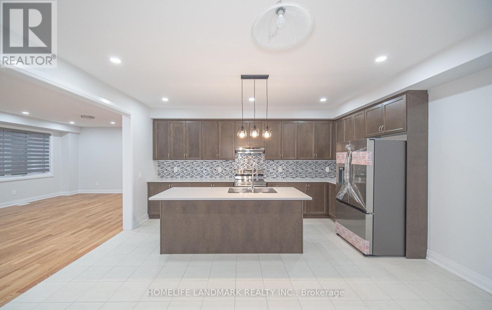 14 Mckay Avenue, Kawartha Lakes, Ontario  K9V 0R2 - Photo 8 - X12802430