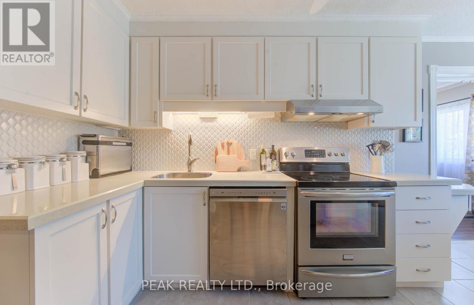 71 - 30 Green Valley Drive, Kitchener, Ontario  N2H 4G5 - Photo 18 - X12802524