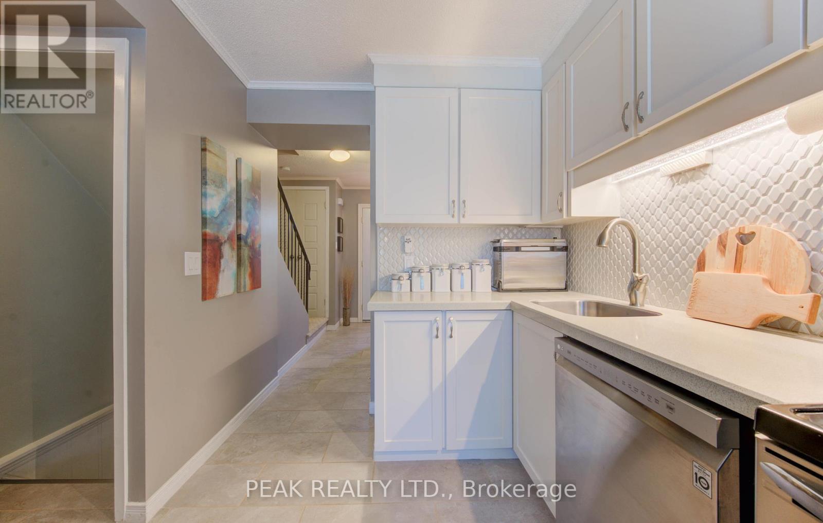 71 - 30 Green Valley Drive, Kitchener, Ontario  N2H 4G5 - Photo 19 - X12802524