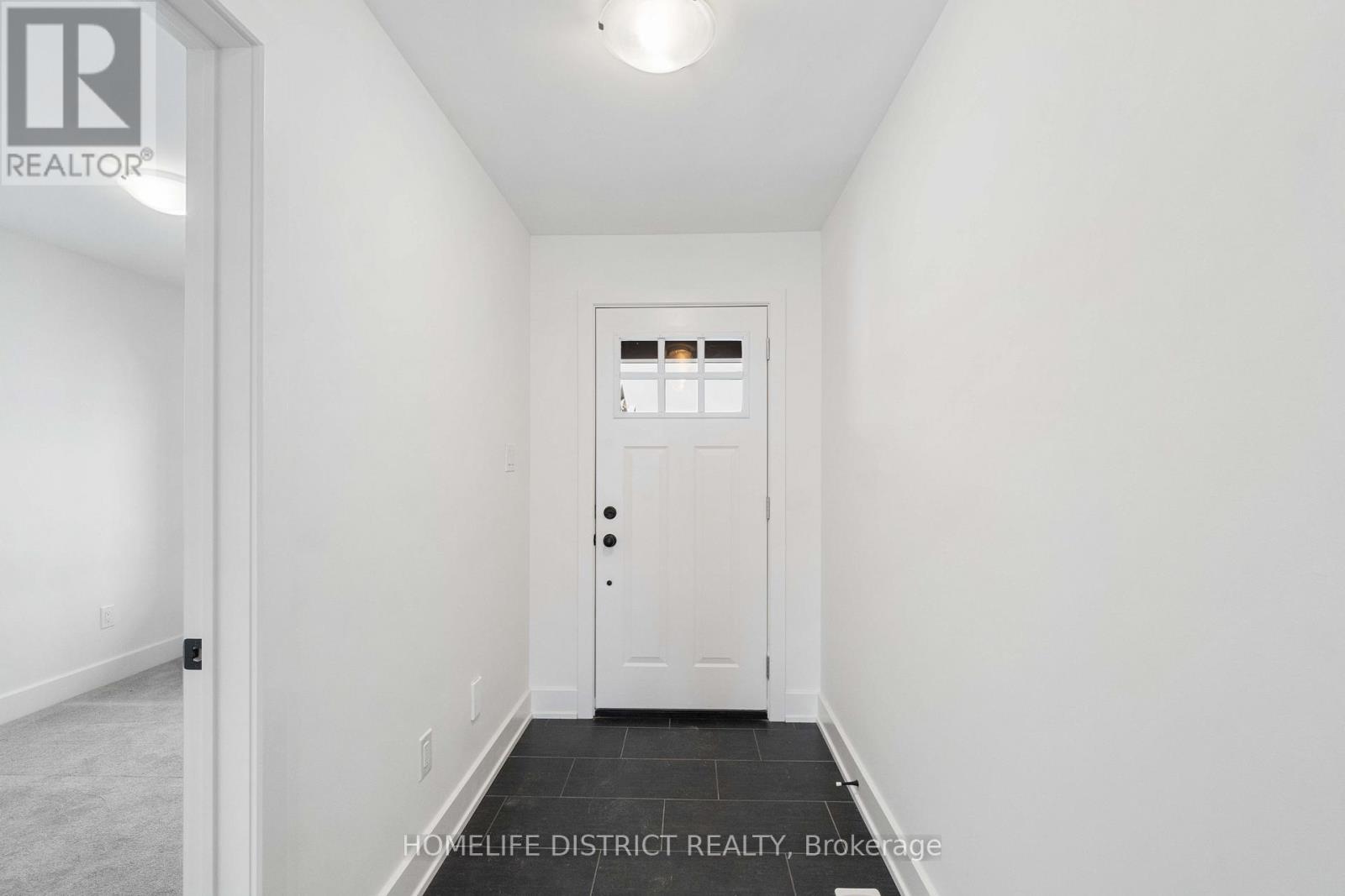 58 Whitcomb Crescent, Smiths Falls, Ontario  K7A 0A2 - Photo 4 - X12802616