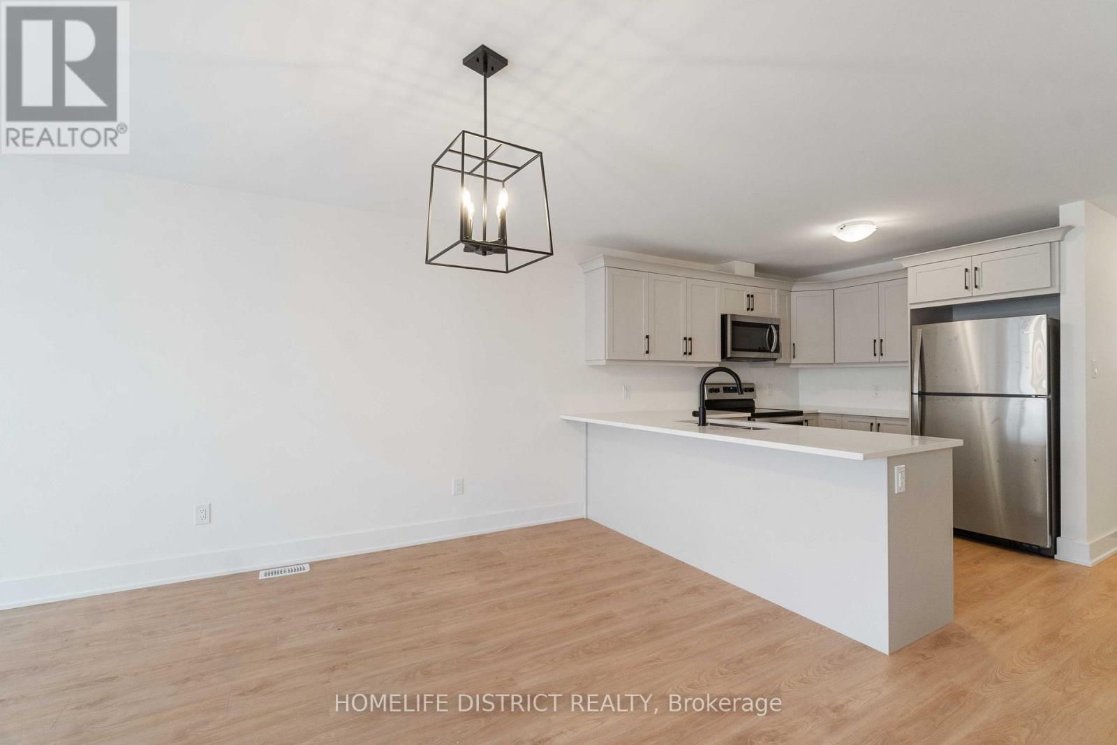 58 Whitcomb Crescent, Smiths Falls, Ontario  K7A 0A2 - Photo 9 - X12802616