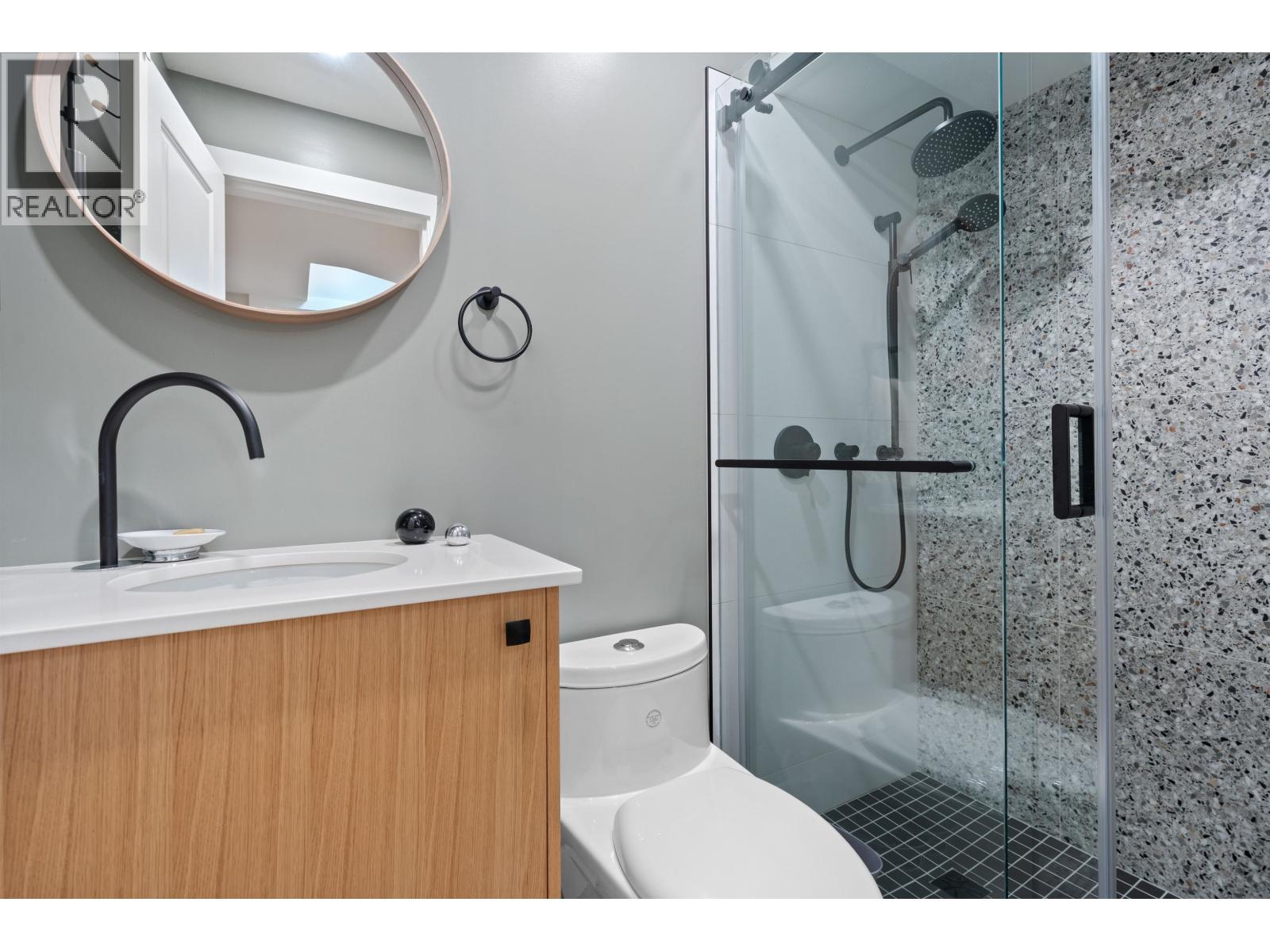 335 E 8th Street, North Vancouver, British Columbia  V7L 1Z2 - Photo 31 - R3091468