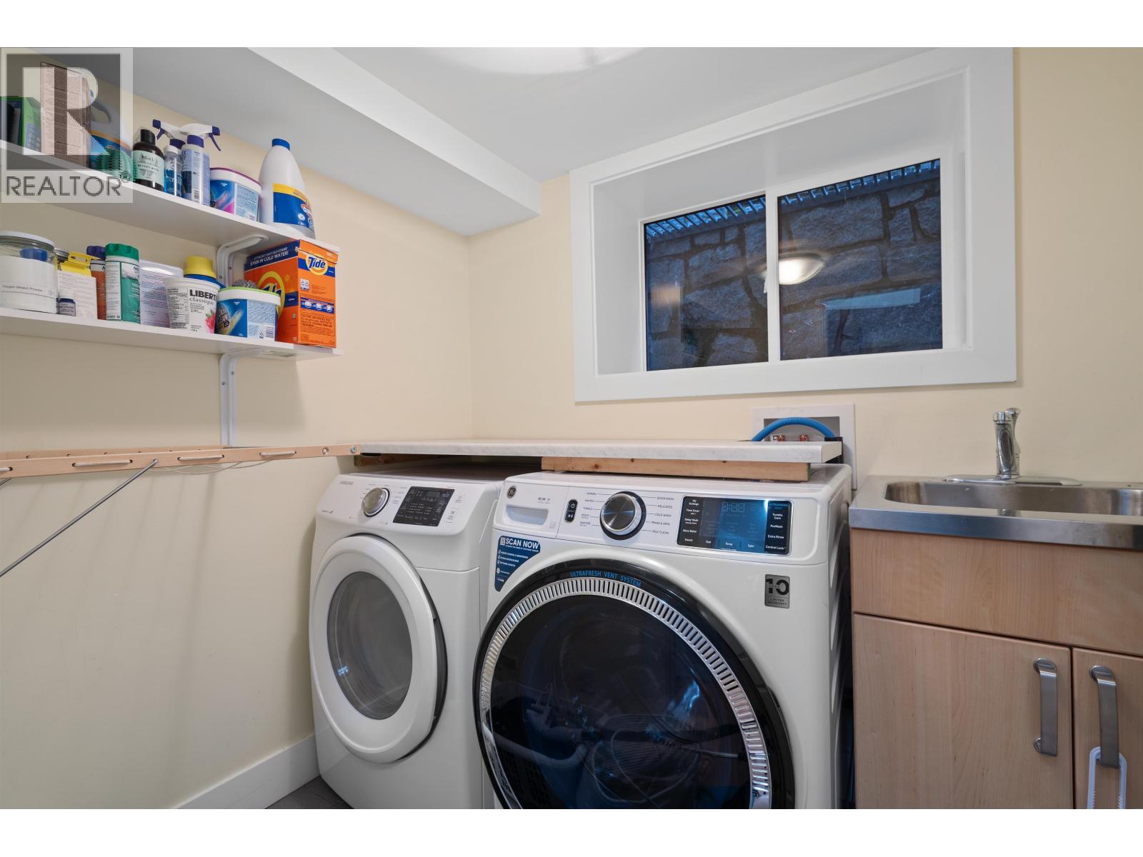 335 E 8th Street, North Vancouver, British Columbia  V7L 1Z2 - Photo 34 - R3091468