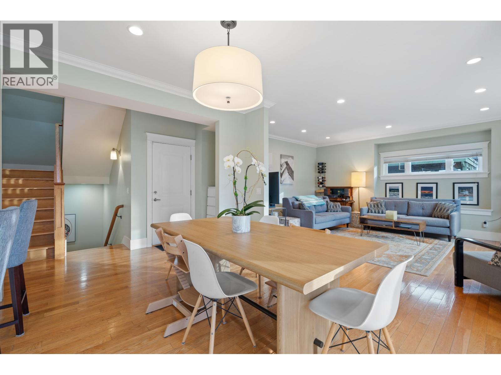 335 E 8th Street, North Vancouver, British Columbia  V7L 1Z2 - Photo 4 - R3091468