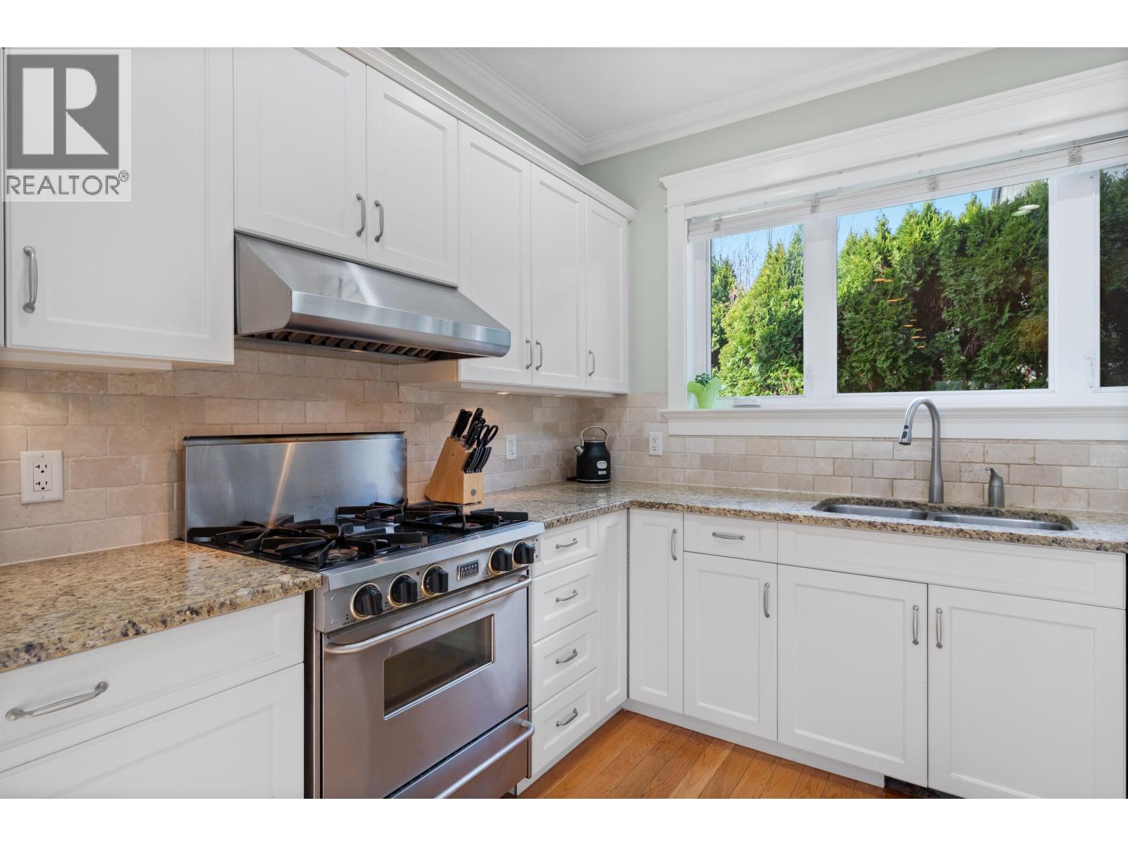 335 E 8th Street, North Vancouver, British Columbia  V7L 1Z2 - Photo 16 - R3091468