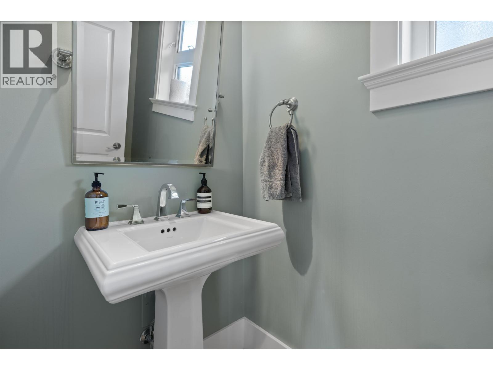 335 E 8th Street, North Vancouver, British Columbia  V7L 1Z2 - Photo 18 - R3091468