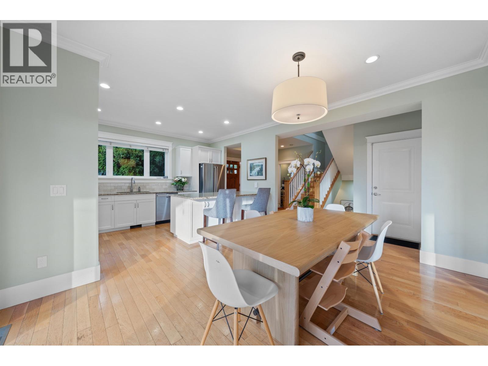 335 E 8th Street, North Vancouver, British Columbia  V7L 1Z2 - Photo 5 - R3091468