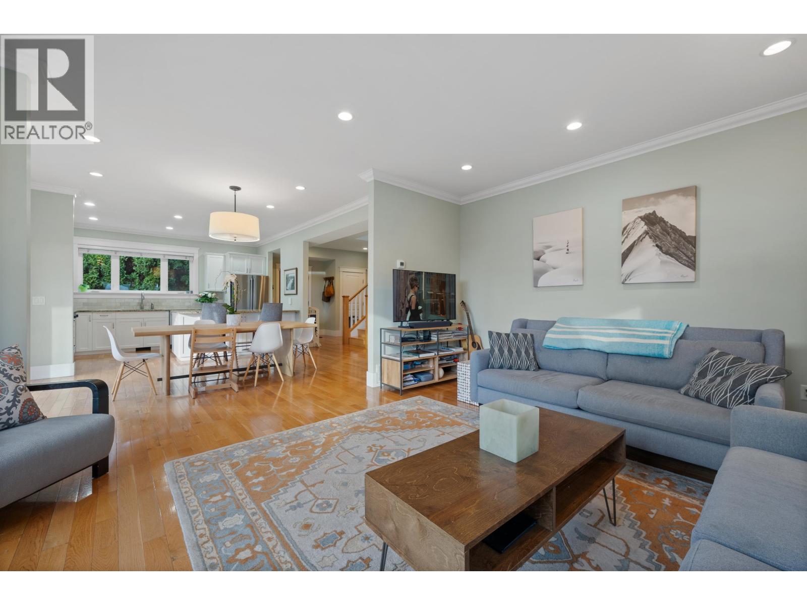 335 E 8th Street, North Vancouver, British Columbia  V7L 1Z2 - Photo 8 - R3091468