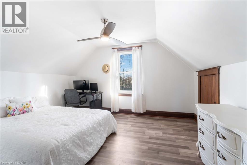 22 Bertram Street, St. Catharines, Ontario  L2R 1A8 - Photo 11 - 40806208