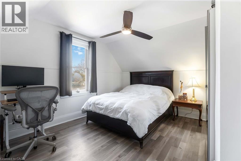 22 Bertram Street, St. Catharines, Ontario  L2R 1A8 - Photo 13 - 40806208