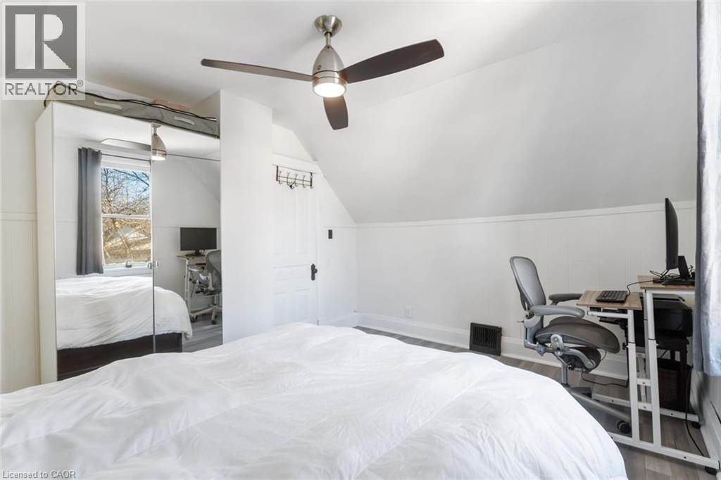 22 Bertram Street, St. Catharines, Ontario  L2R 1A8 - Photo 14 - 40806208