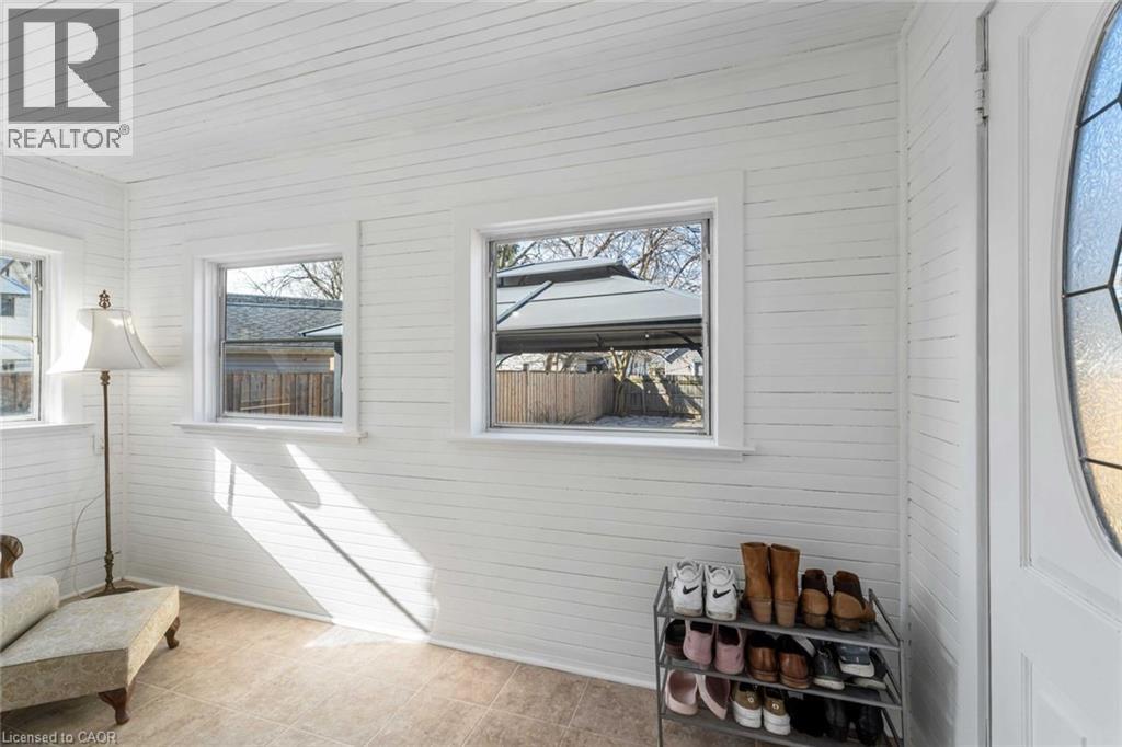 22 Bertram Street, St. Catharines, Ontario  L2R 1A8 - Photo 16 - 40806208