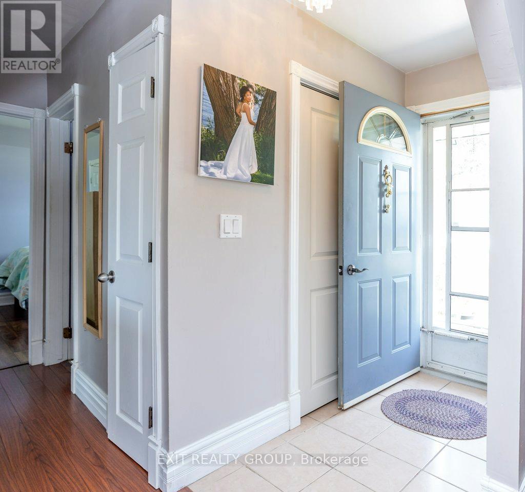 12 Nelson Street, Quinte West, Ontario  K0K 1E0 - Photo 3 - X12802662