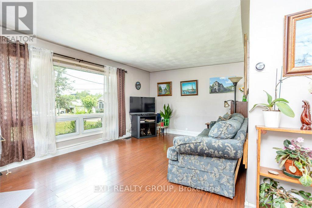 12 Nelson Street, Quinte West, Ontario  K0K 1E0 - Photo 5 - X12802662