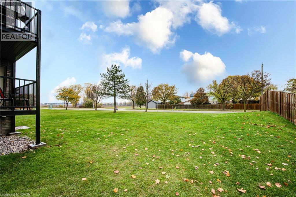 50 Campbell Court Unit# 304, Stratford, Ontario  N5A 7T6 - Photo 4 - 40803990