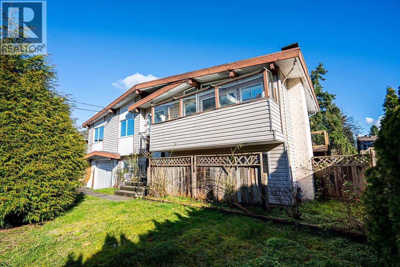 11900 Burnett Street, Maple Ridge, British Columbia  V2X 6P5 - Photo 3 - R3091331