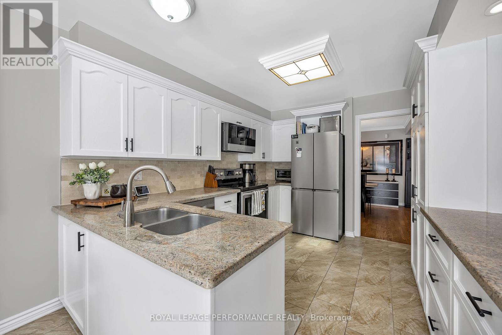 81 Saddle Crescent, Ottawa, Ontario  K1G 5L3 - Photo 15 - X12802762