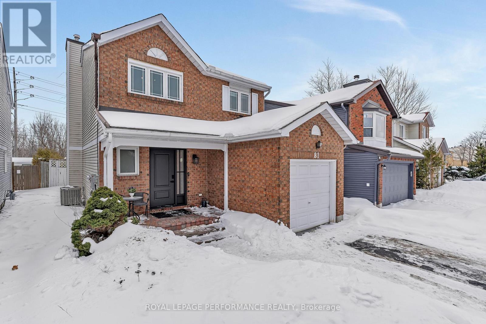 81 Saddle Crescent, Ottawa, Ontario  K1G 5L3 - Photo 2 - X12802762