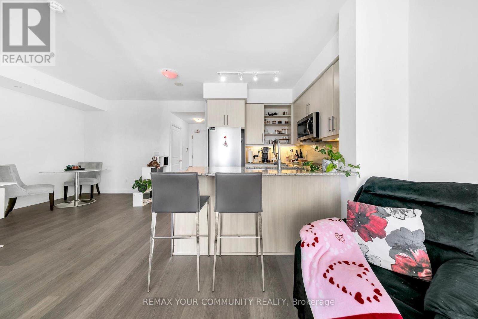 1807 - 65 Oneida Crescent, Richmond Hill (Langstaff), Ontario  L4B 0G9 - Photo 8 - N12800852