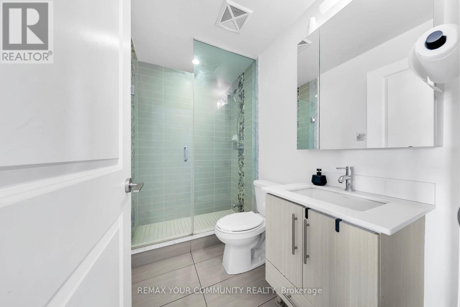 1807 - 65 Oneida Crescent, Richmond Hill (Langstaff), Ontario  L4B 0G9 - Photo 4 - N12800852