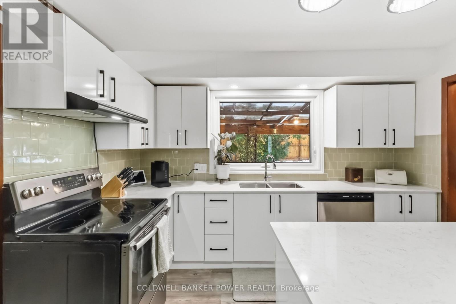 Photo 21 of 43 for 62 Deveron Crescent