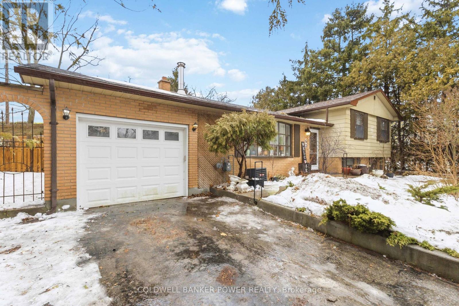 Photo 4 of 43 for 62 Deveron Crescent