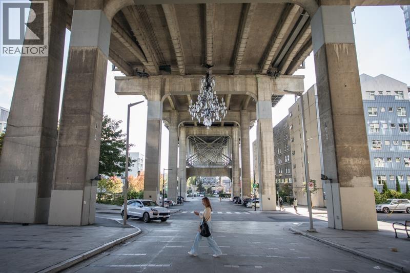 805 628 Kinghorne Mews, Vancouver, British Columbia  V6Z 3H6 - Photo 31 - R3091569