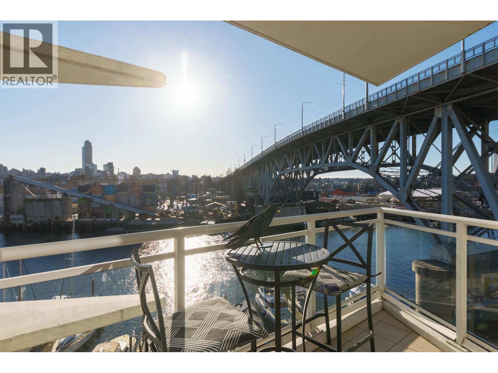 805 628 Kinghorne Mews, Vancouver, British Columbia  V6Z 3H6 - Photo 4 - R3091569