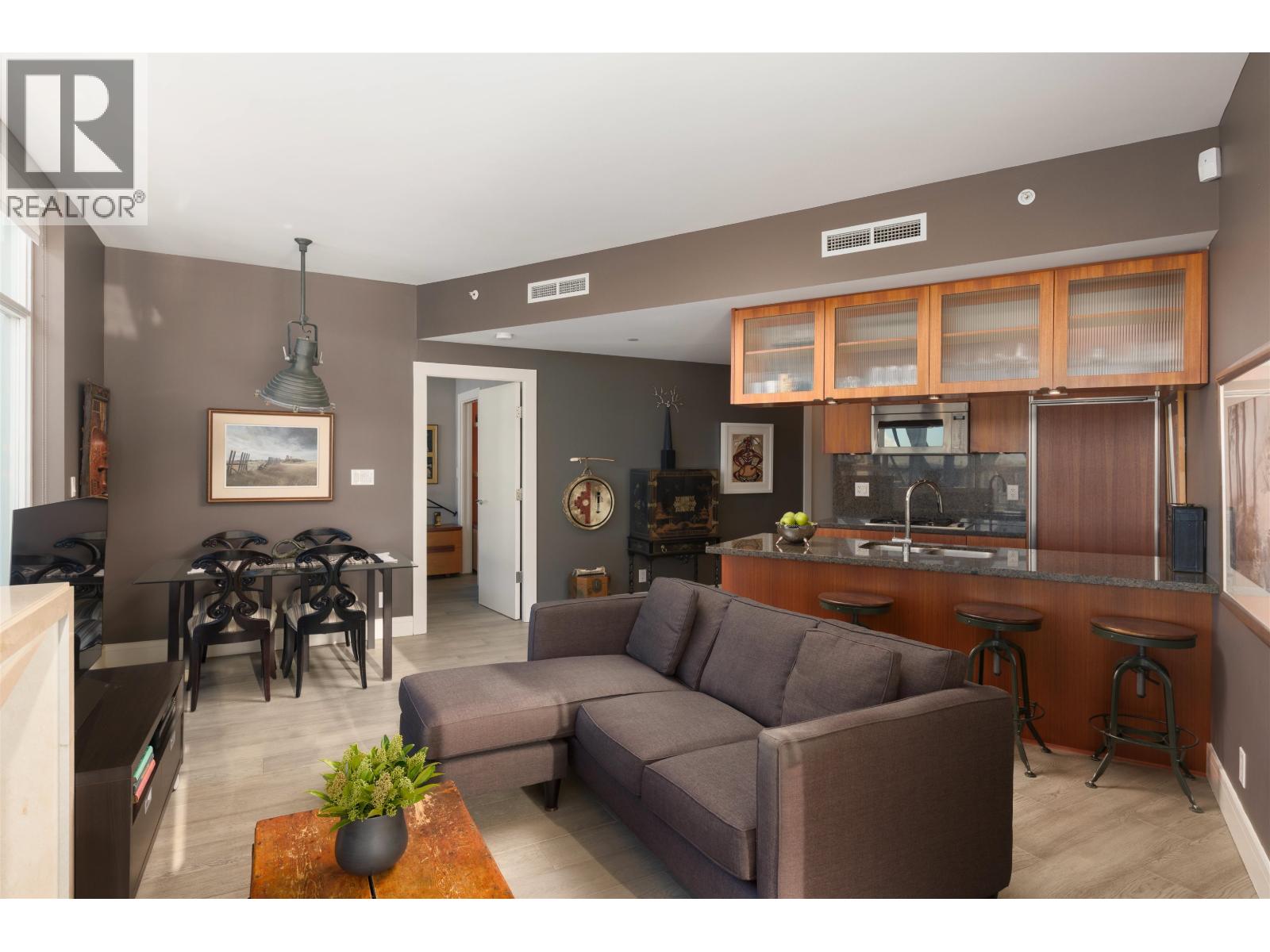 805 628 Kinghorne Mews, Vancouver, British Columbia  V6Z 3H6 - Photo 8 - R3091569