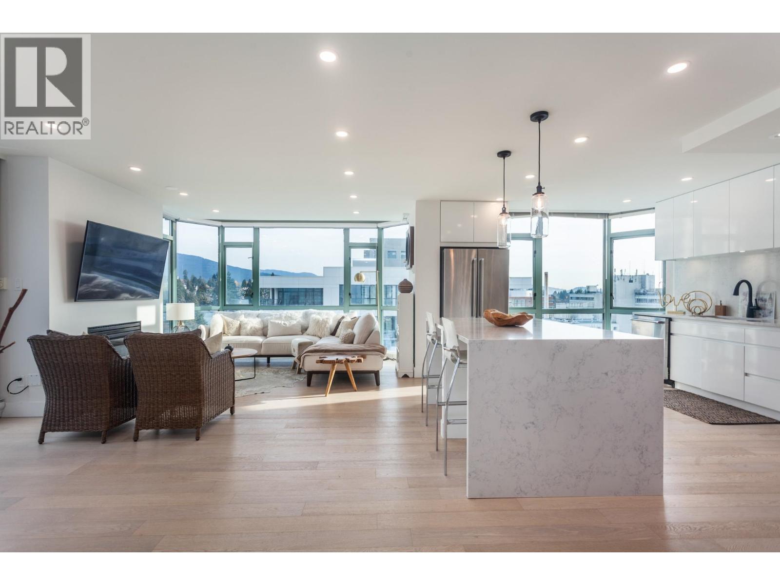 Ph1 140 E 14th Street, North Vancouver, British Columbia  V7L 2N3 - Photo 6 - R3091581