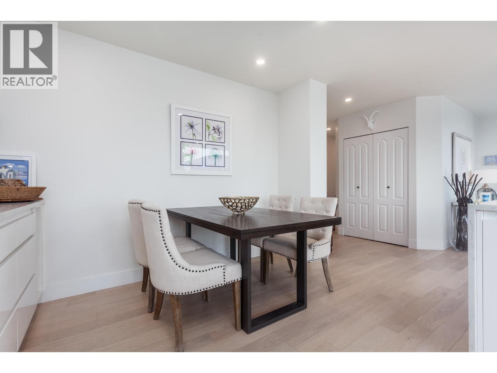 Ph1 140 E 14th Street, North Vancouver, British Columbia  V7L 2N3 - Photo 8 - R3091581