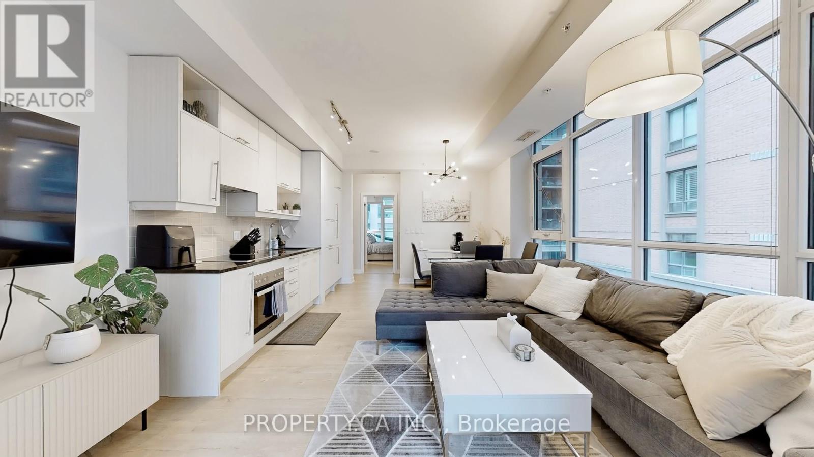 311 - 30 Nelson Street, Toronto (Waterfront Communities), Ontario  M5V 0H5 - Photo 8 - C12802666